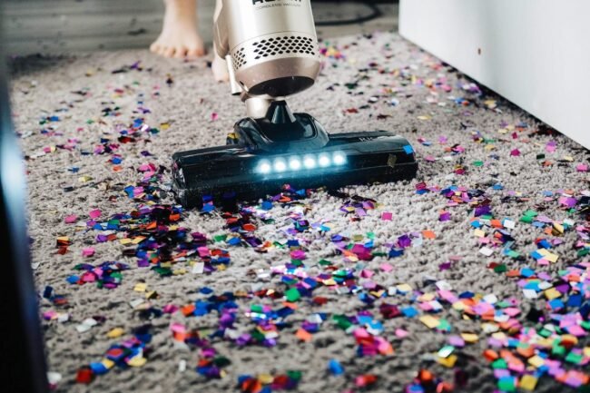 10 Expert Tips for Maintaining a Spotless Home Between Cleaning Services 10 Expert Tips for Maintaining a Spotless Home Between Cleaning Services